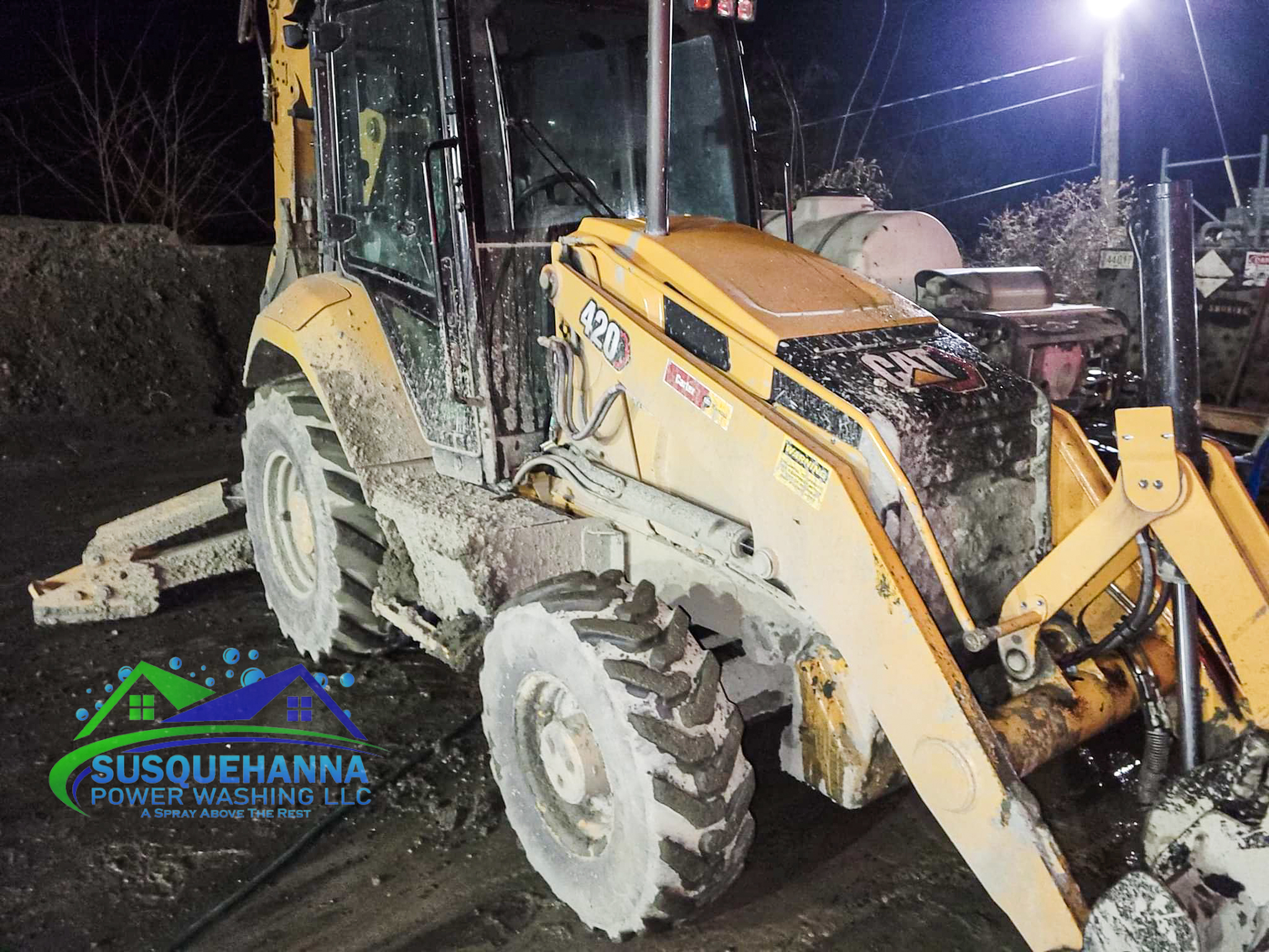 received_1543761369359209